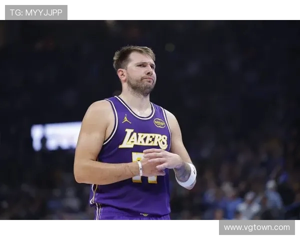 爵士狂获47次罚球创湖人本季对手新高比赛判罚尺度成焦点