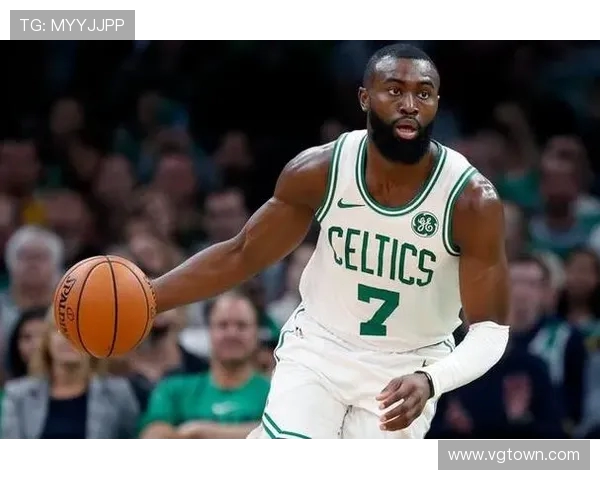 凯尔特人队记曝杰伦布朗因病背靠背第二战出战成疑或影响球队战术部署