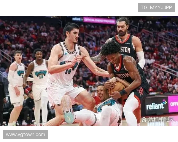 赢球氛围拉满灰熊官方晒赛场照庆祝球队两连胜士气高涨全员拼搏